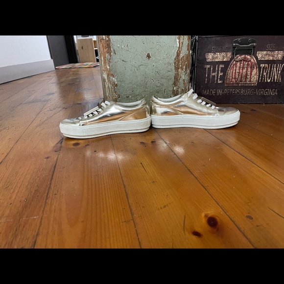 Acne Studios Gold “Face” Sneaker. Sz EU37 - Picture 2 of 8